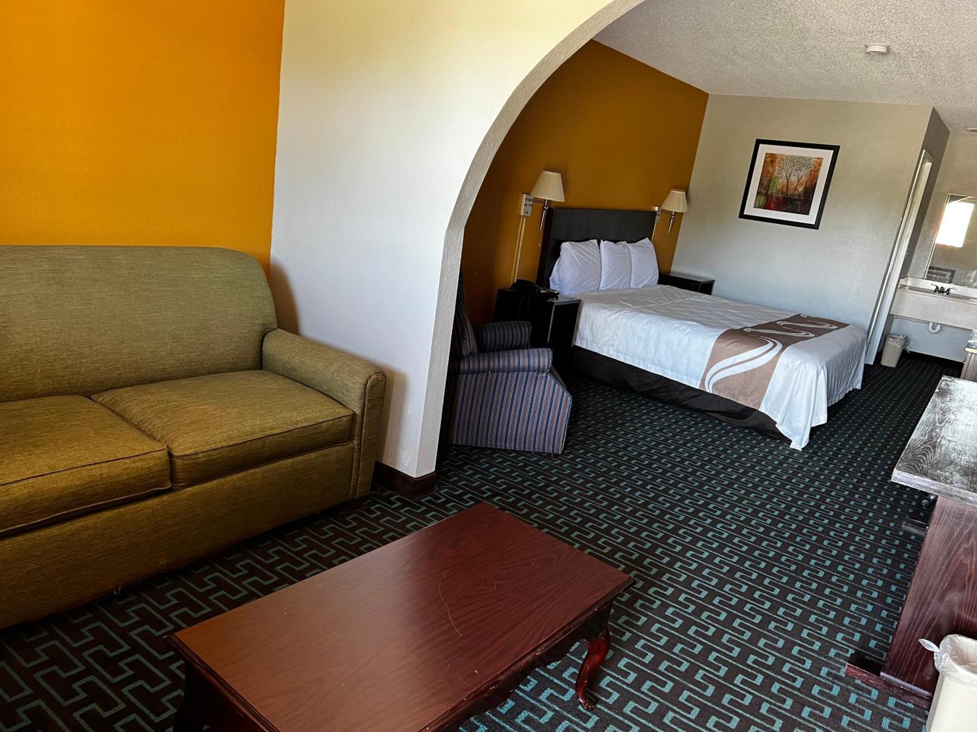 Express Inn & Suites Trion Exterior photo